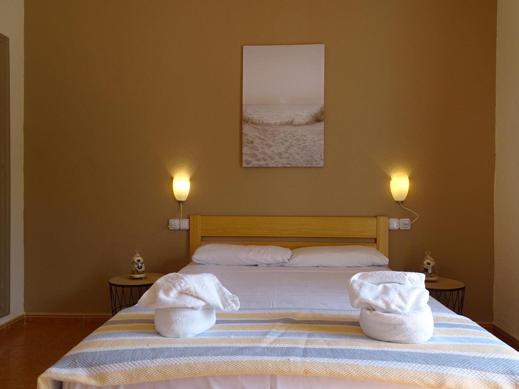 Hostal Lleida Segur de Calafell Exterior foto
